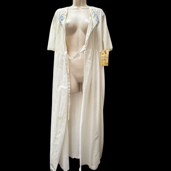Vintage 1970s White Embroidered Robe Prairie 32 m” Bust Sears Fashion Place - Picture 4 of 16